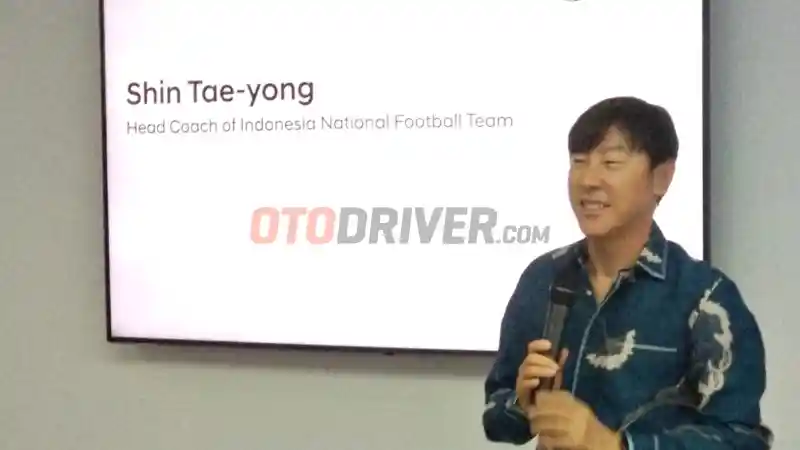 Foto - Hyundai Genesis G80 Electrified Kini Jadi Mobil Harian Shin Tae-Yong