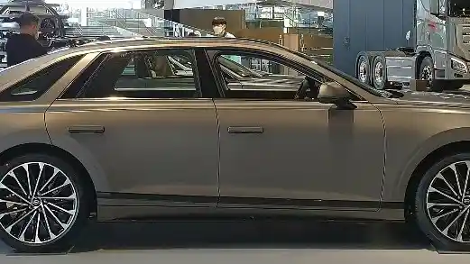 Foto - Hyundai Grandeur, Sedan dengan Desain Paduan Klasik dan Modern