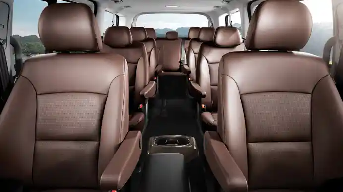 Foto - Hyundai H1 Akhirnya Ganti Wajah Setelah 10 Tahun