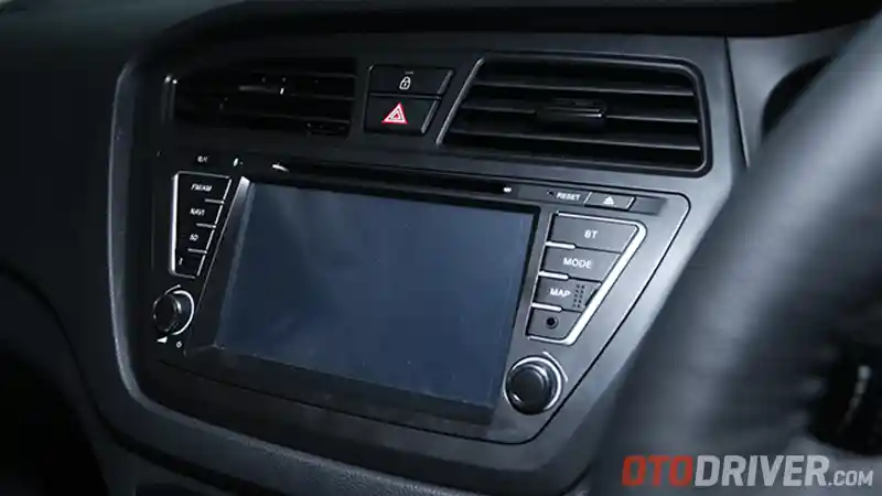 Foto - FIRST DRIVE: Hyundai i20 2016 A/T