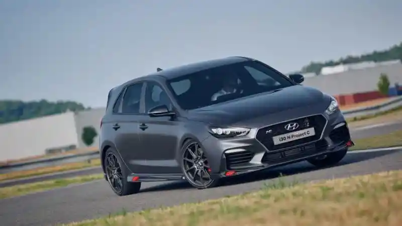 Foto - Pebalap WSBK Ini Mendapatkan Hyundai i30 N Project C, Berikut Speknya