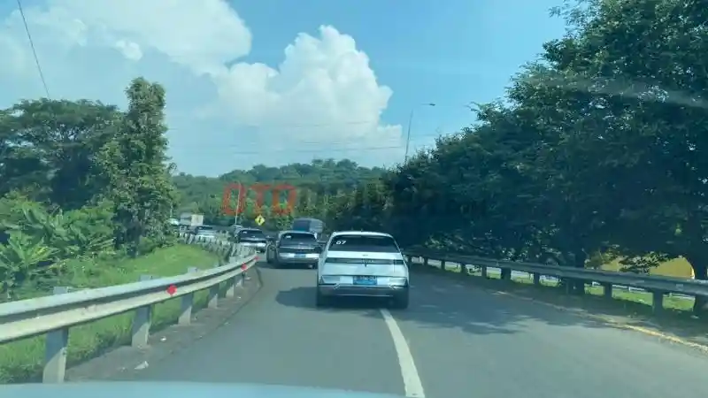 Foto - Dibawa Berjalan Keluar Kota 160 Km, Sisa Baterai Hyundai Ioniq 5 Tersisa Di Atas 50 Persen