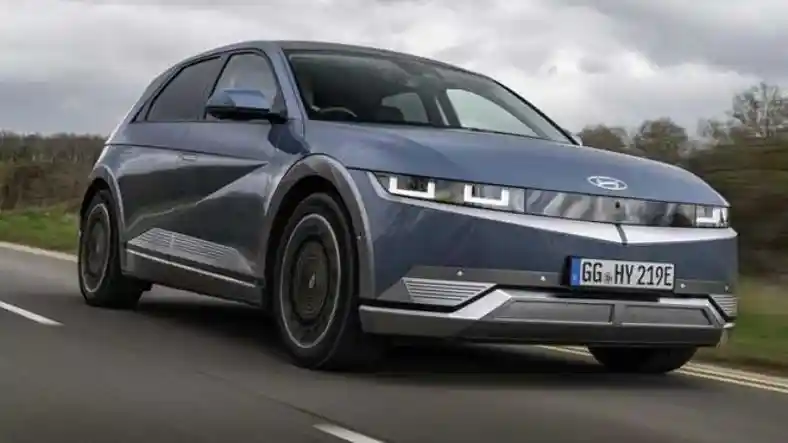 Foto - Teknologi Terbaru Hyundai Memungkinkan Ioniq 5 Berjalan 100 Km Dengan Hanya 5 Menit Charge Baterai