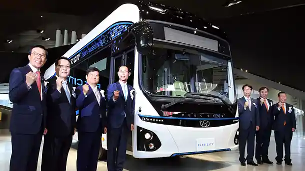 Foto - Hyundai Motor, Perkenalkan Bus Listrik Berjarak Tempuh 290 Km 