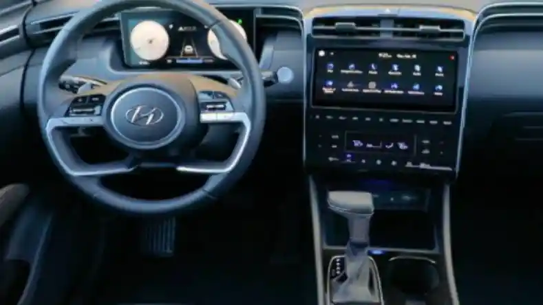 Foto - Hyundai Perkenalkan Double Cabin Perdananya, Desainnya Futuristis!