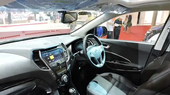 Foto - GIIAS 2015 : Hyundai Santa Fe VGT D-Spec Limited Edition. Apa Bedanya?