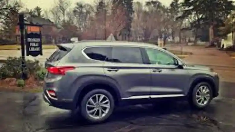 Foto - Santa Fe Facelift Bersiap Masuk Ke Indonesia?