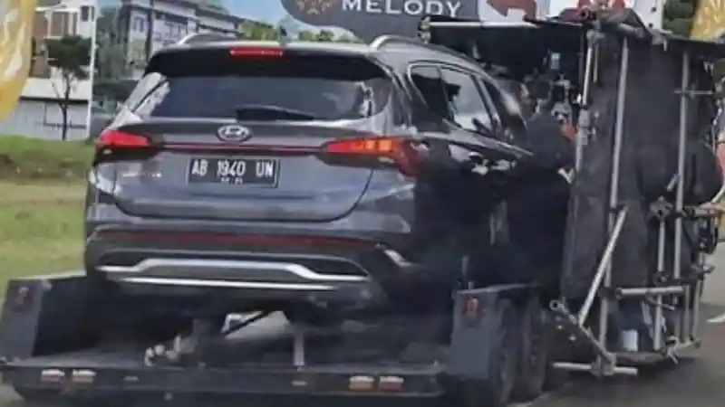 Foto - Lagi-Lagi Hyundai Santa Fe Facelift Tertangkap Kamera