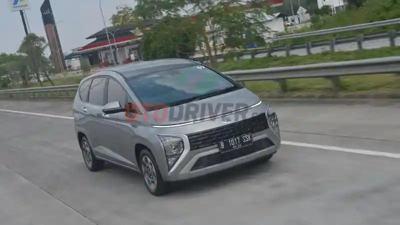 Foto - Hyundai Stargazer X Tidak Memiliki Perbedaan Suspensi Dengan Stargazer