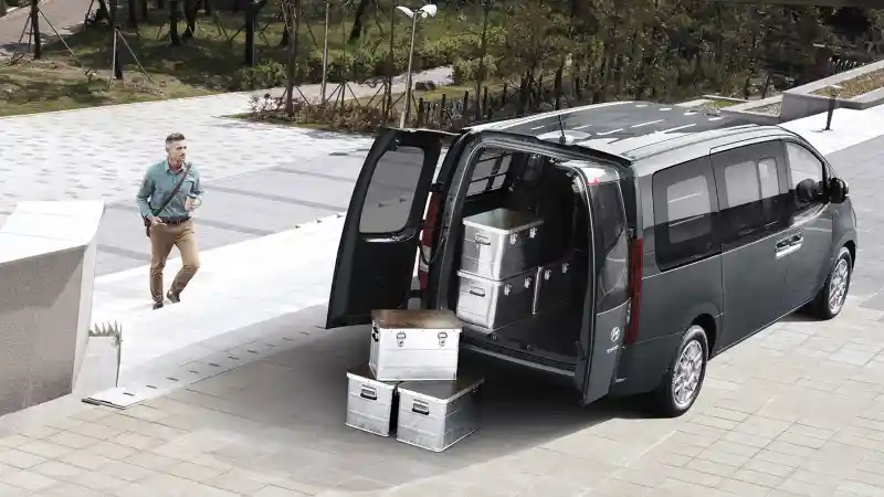 Berita - Mengintip Staria Van, Varian Pekerja Di Eropa