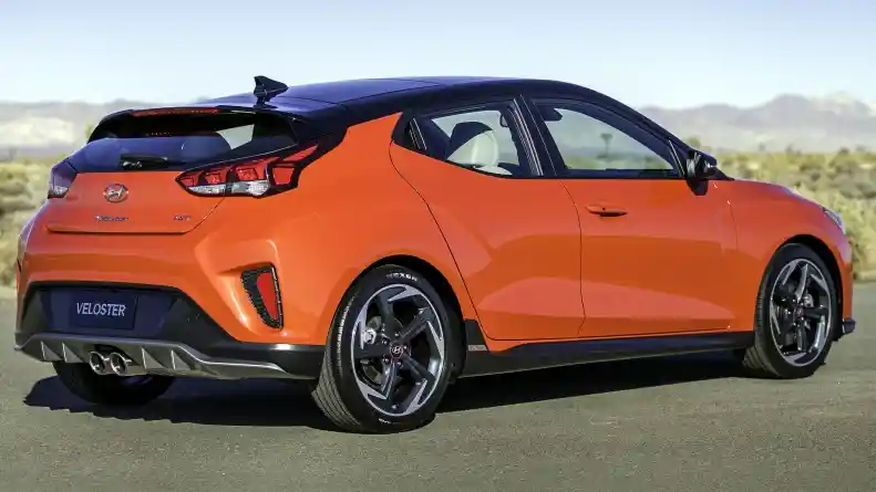 Foto - Hyundai Veloster Resmi Muncul di Amerika Serikat, Bisa Sentuh 200 DK! 