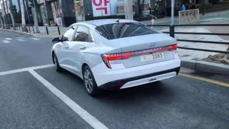 Foto - Generasi Penerus Hyundai Accent Segera Dijual, Tampilannya Mirip Stargazer