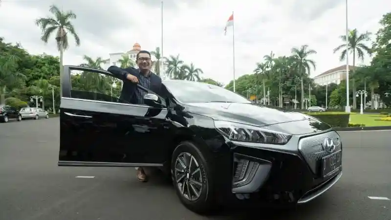Mobil Listrik - 2021 Masuk Era Mobil Listrik, Ini Tanggapan Gubernur Jawa Barat Ridwan Kamil
