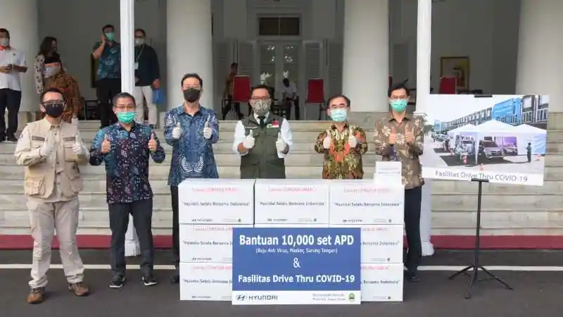 Foto - Implementasi Tes Covid-19 Drive Thru Oleh Hyundai di Jawa Barat