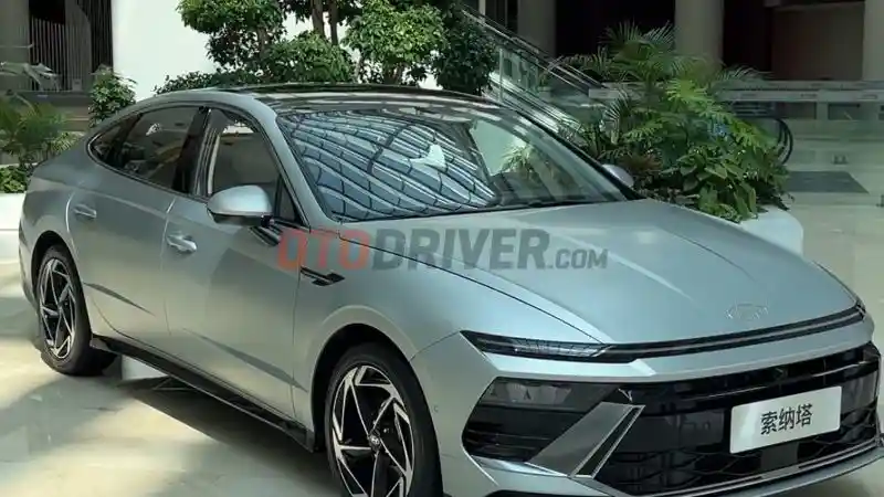 Foto - Hyundai Sonata Dinobatkan Jadi Sedan Mid-Size Terbaik