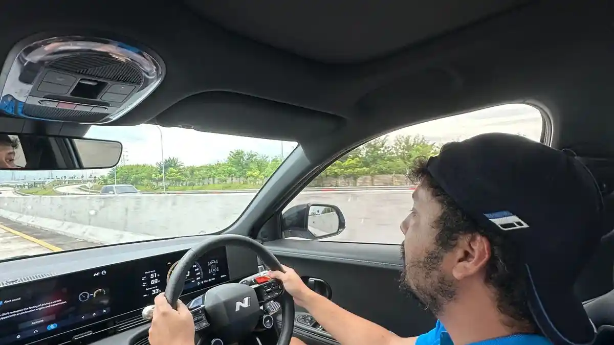 Foto - Holiday In Style 2025, Hyundai Ioniq 5 N Jadi Mobil Paling Kencang