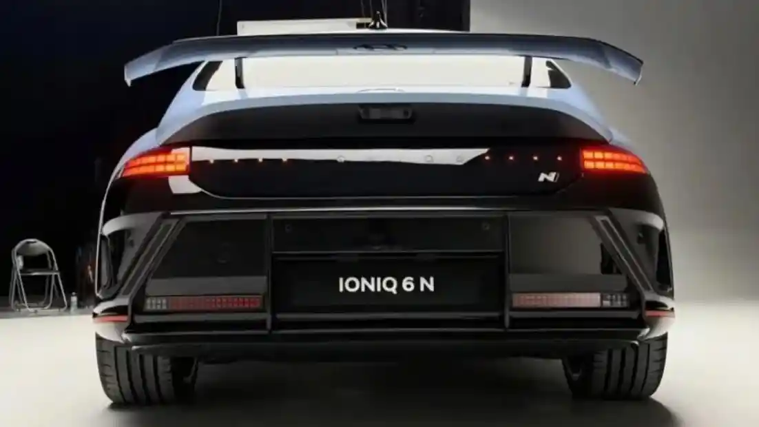 Foto - Melihat Lebih Dekat Wujud Hyundai Ioniq 6 N Yang Bocor, Jauh Lebih Garang