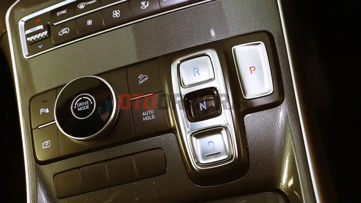 Foto - Mobil Habis Liburan Perlu Ganti Oli?