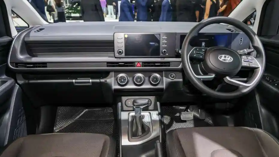 Foto - Hyundai Stargazer Facelift Hadir Di Thailand, Tanpa Embel-Embel Cartenz