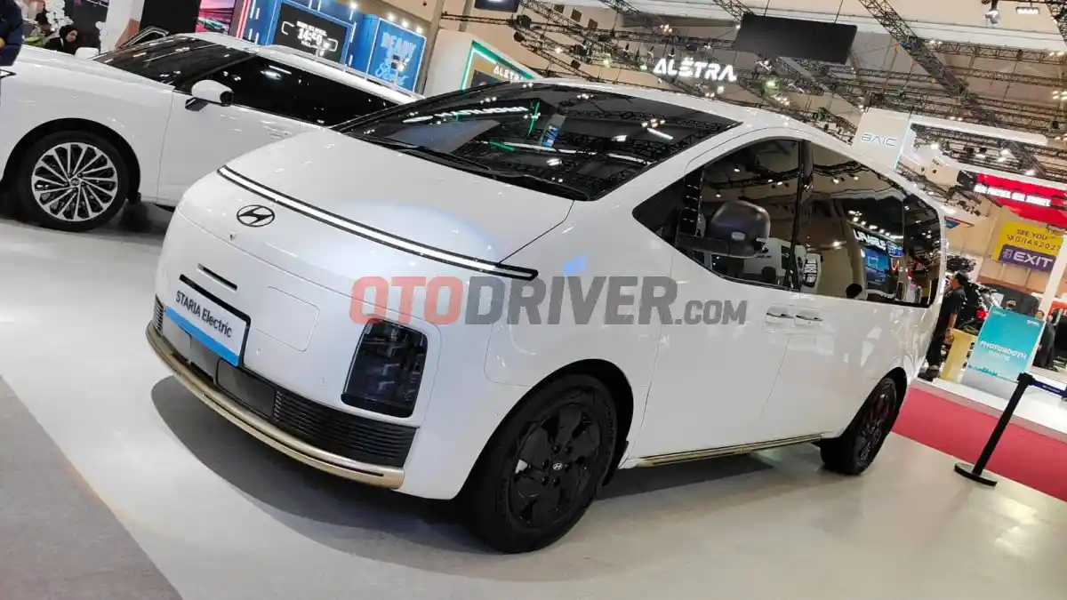 Berita - Hyundai Andalkan Keunggulan Kabin Luas dan Teknologi Elektrifikasi pada The New STARIA
