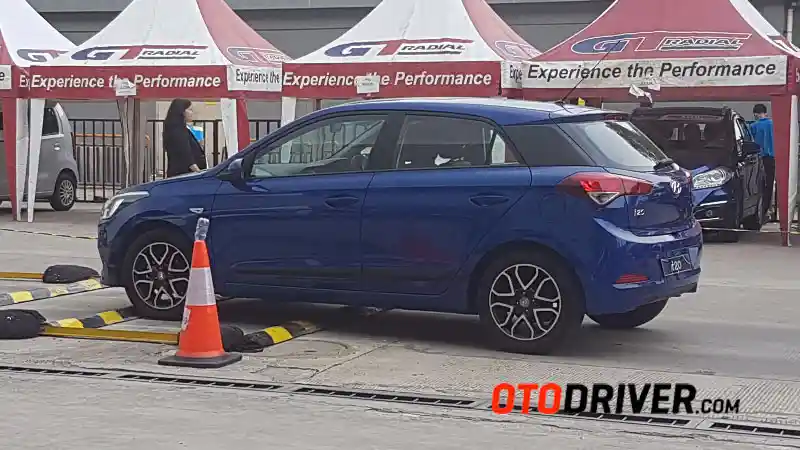 Foto - FIRST DRIVE: Hyundai i20 2016 A/T
