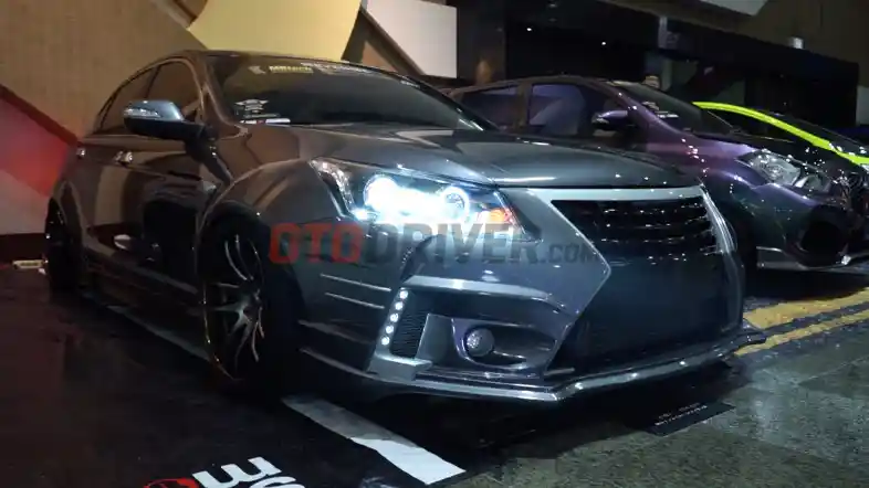 Berita - 300 Mobil Modifikasi Bikin 'Panas' Acara IAM MBtech