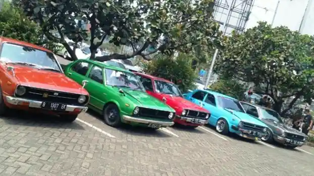 Berita - Ratusan Corolla Klasik Ramaikan Aspal Sirkuit Sentul Hari Ini