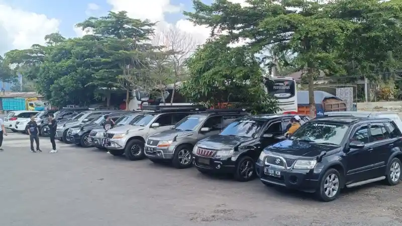 Berita - Komunitas Suzuki Grand Vitara Touring Sekaligus CSR Ke Daerah Pangandaran