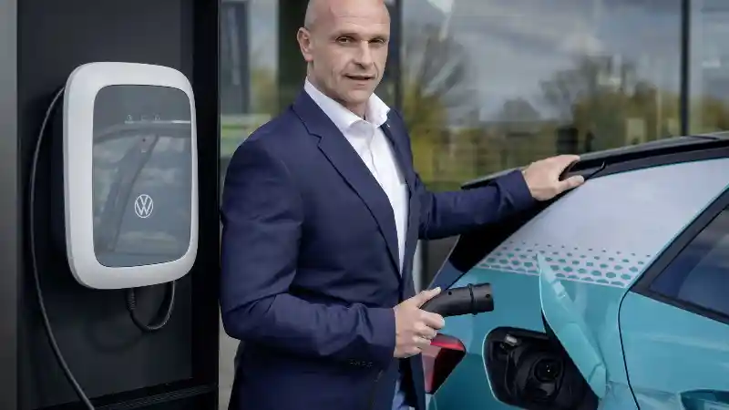 Foto - Charger Mobil Listrik VW Harganya RP 6 Jutaan