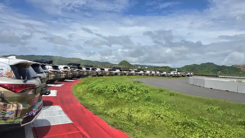 Foto - Klub Pemilik Fortuner, ID42NER Touring Ke Labuan Bajo Hingga Jajal Sirkuit Mandalika