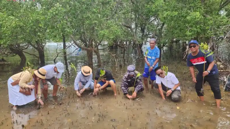 Foto - Klub Pemilik Fortuner, ID42NER Touring Ke Labuan Bajo Hingga Jajal Sirkuit Mandalika
