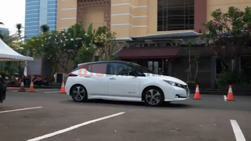 Foto - Tanda-Tanda Nissan Leaf Akan Dijual di Indonesia
