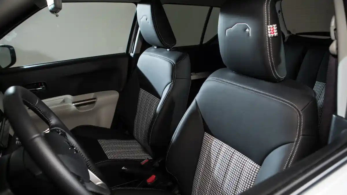 Foto - Suzuki Ignis Varian 'Ginza' Pakai Cruise Control dan Penggerak 4 Roda