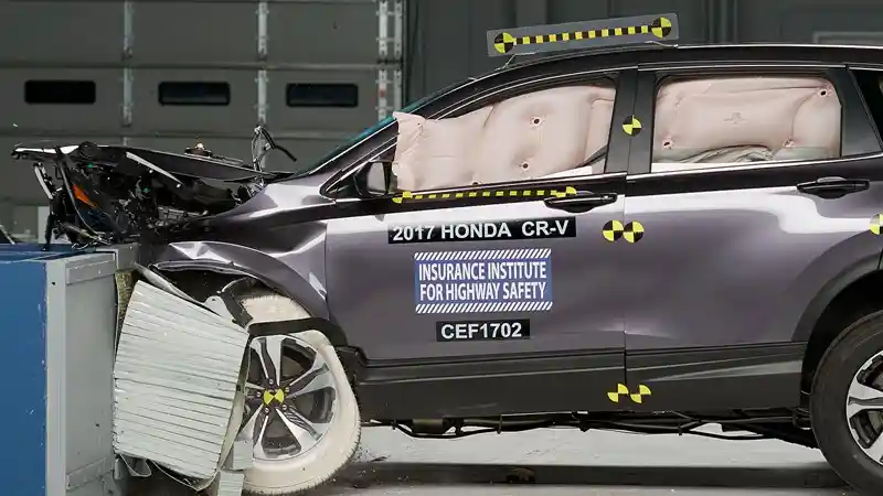 Crash Test - VIDEO: Crash Test Honda CR-V 2017