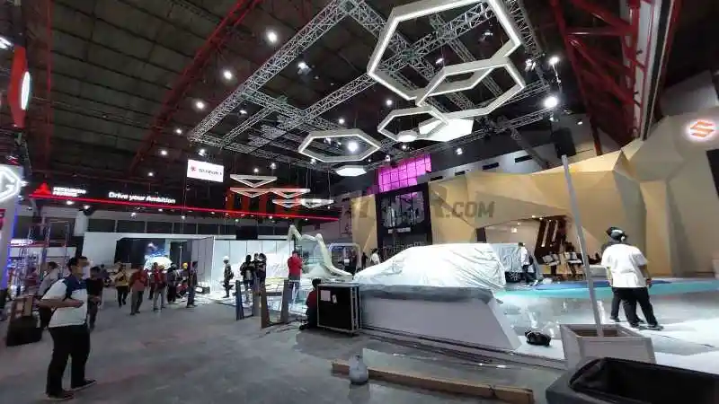 Foto - Persiapan Lancar, Pembukaan IIMS 2023 Dijadwalkan Dihadiri Presiden Jokowi 