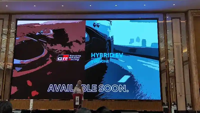 Foto - Deretan Mobil yang Meluncur di Pameran Otomotif IIMS 2024