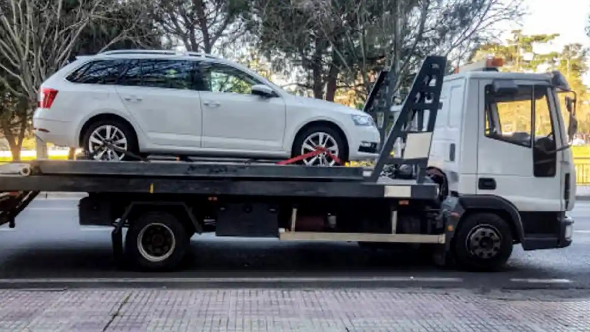 Berita - Mobil Mogok, Kini Bisa Pesan Layanan Derek Towing Express Tanpa Aplikasi