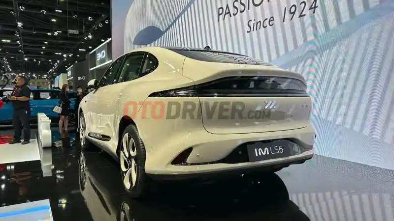 Foto - Mengintip Detail Mobil Konsep IM LS6 (16 FOTO)