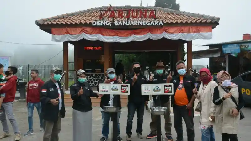 Foto - Komunitas BR-V Lakukan Touring Sambil Dukung Putus Rantai Penularan Corona di Dieng