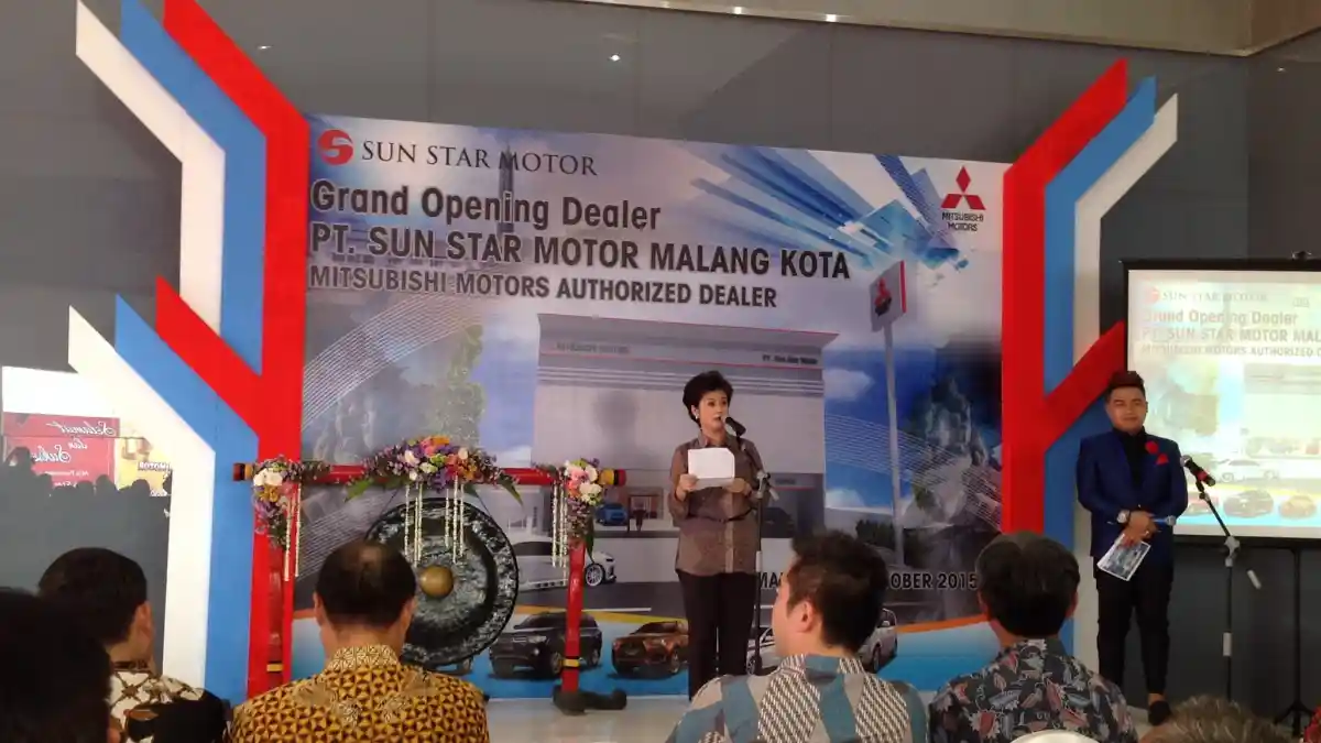 Foto - Mitsubishi Buka Dealer Passenger Car Pertama di Malang