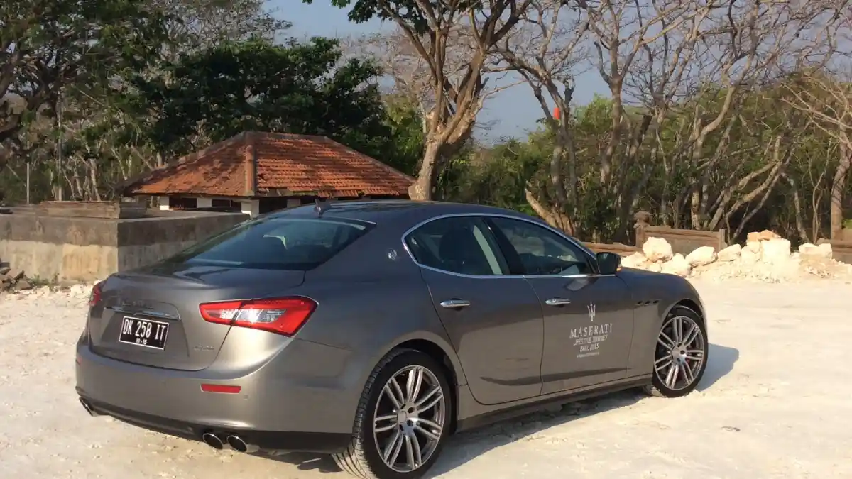 Foto - FIRST DRIVE: Maserati Ghibli S