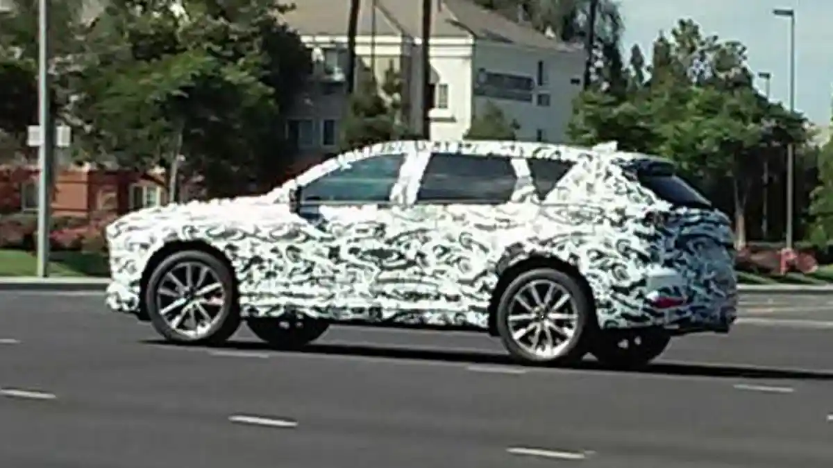 Berita - Spy Shot : Mazda CX-9 SkyActiv 2016