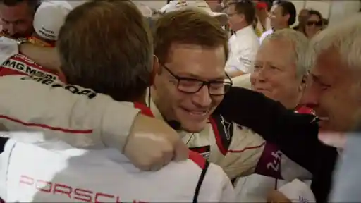 Berita - VIDEO: Ucapan Valentine's Day Dari Porsche