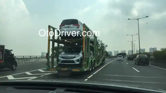 Foto - Toyota Calya Dikirim Dari Pabrik, TAM Mengakui Bersiap Launching (6 Foto)