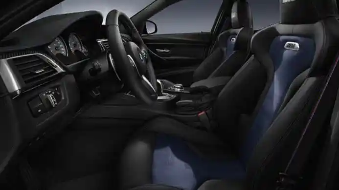 Foto - Peringati 30 Tahun, BMW M3 Hadirkan Edisi Khusus 444 DK