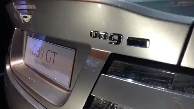 Foto - Aston Martin DB9 GT Bond Edition, Hanya 1 Unit Di Indonesia