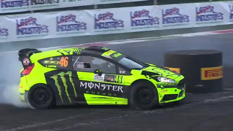 Berita - VIDEO: Aksi Keren Valentino Rossi Di Atas Mobil WRC