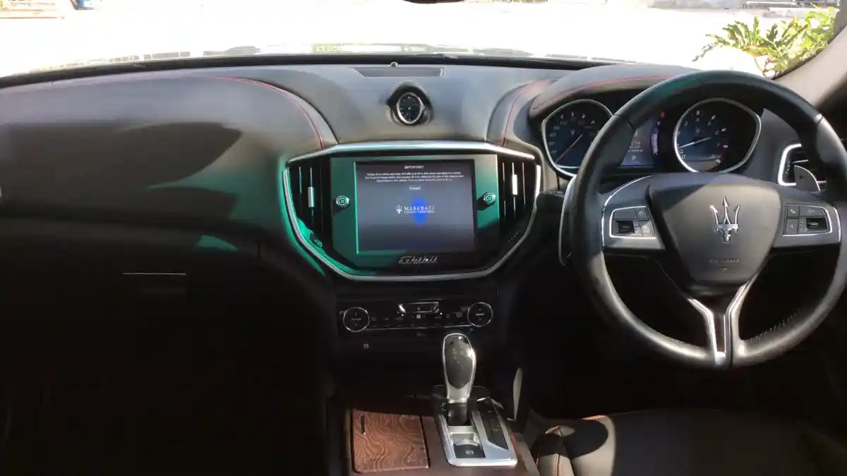 Foto - FIRST DRIVE: Maserati Ghibli S