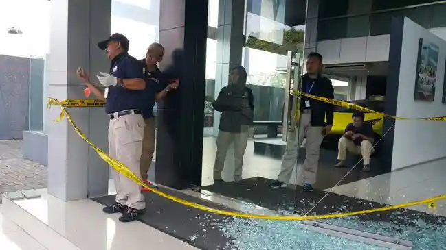 Berita - Showroom Lamborghini Jakarta Ditembaki Orang Tak Dikenal