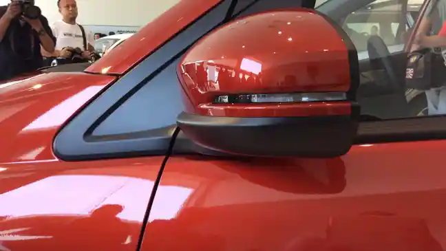 Foto - Sequential Turn Signal, Tren Baru Lampu Sein